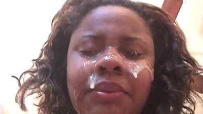 Чорна бразильська дівчина отримує диплом на обличчя після анального сексу з великим членом